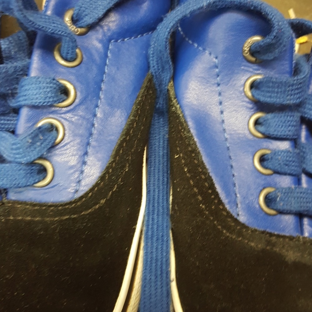 Vans - Picture 2 of 4